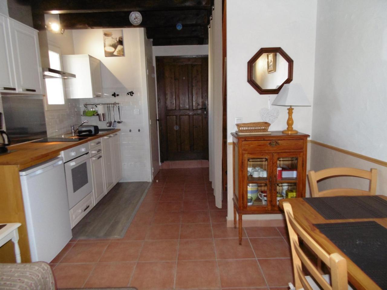 לינה וארוחת בוקר סיסטרון La Ferme De Valauris מראה חיצוני תמונה